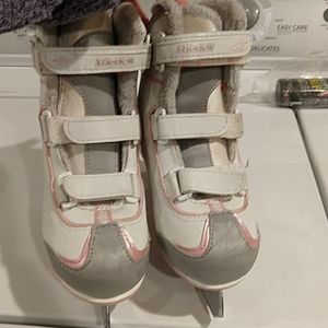 Riedell Ice Skates, Size 12 Kids